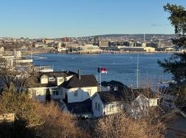 Fantastic apartment with garden and sea view on Bygdøy，位于奥斯陆的酒店