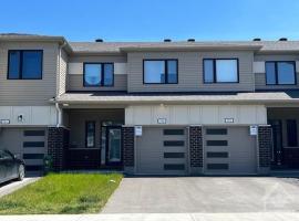 Lovely 2 bedroom 2 bath，位于渥太华的酒店