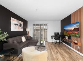 Luxury Tempe Retreat Pool Gym WiFi，位于坦培的酒店