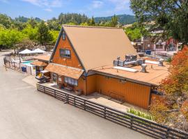 Mendocino Redwoods RV Resort，位于威利茨的酒店