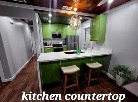 spectacular challet 5 minutes la plaza mall, shopping stores, restaurants and hospitals