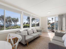 Beachhouse Currarong - Pet Friendly Beachfront，位于克拉龙的酒店