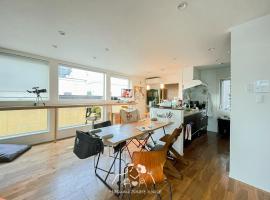 A t a shinchi share house，位于札幌的酒店