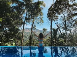 Kandy Bird Villas，位于康提的带泳池的酒店