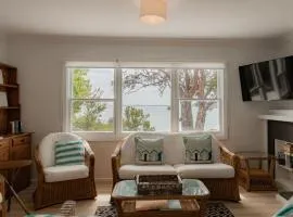 The Little Pearl - Front row at Beauty Bay