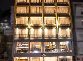 The Regal Hotel & Lounge