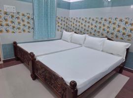 Ambika Residency & Mahal，位于Tiruttani的酒店