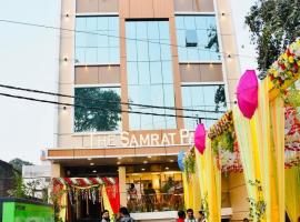 The Samrat palace，位于Khalīlābād的酒店