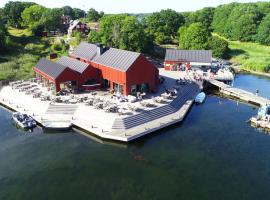 Tj&auml;r&ouml; Hotell & Vandrarhem，位于Trensum的青旅