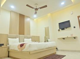 Centrum Hotel & Resort，位于Pipraich的酒店