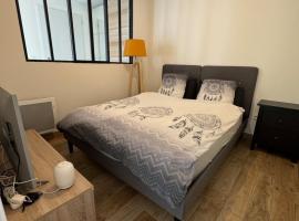 Quiet accommodation near train station，位于Saint-Mammès的酒店