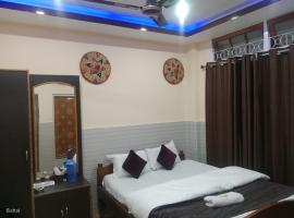 Hotel gayatri，位于Nalbāri的酒店