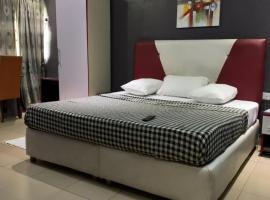 Pulville Boulevard Hotel，位于Surulere的酒店