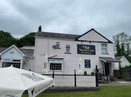 Ynyscedwyn Arms，位于Ystradgynlais的酒店