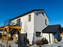 Holiday House Brezno，位于布雷兹诺的酒店