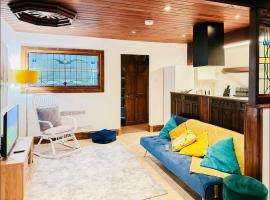 Stacey's 4 Bedroom House in Pontypool，位于庞蒂浦的酒店