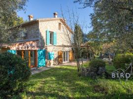 Charming Provencal family home，位于La Tour的酒店
