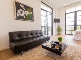Mumbai Corner View Studio