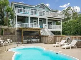 Private Home 5min walk to Beach with Top Deck Spa