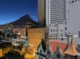 Taj Cape Town - Large 5 star luxury suite with kitchenette