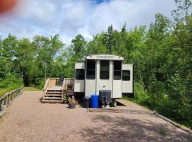 Aberdeen Hillview Retreat，位于Whycocomagh的自助式住宿