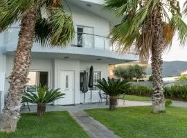 Cozy beach home in Faros 2