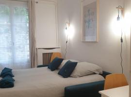 Double-studio 4p Calme 100m métro idéal Séjour Maison examens，位于卡尚的酒店