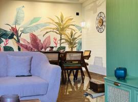 Cozy 3 BHK fully furnished apartment in Cochin，位于卡卡纳德的酒店