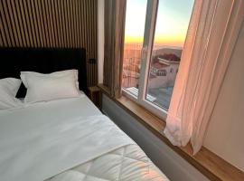 Luz de Sol Rooms，位于克鲁亚的酒店