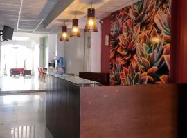 Hotel Posada San Luis，位于特皮克的酒店