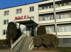 Hotel Mława，位于姆瓦瓦的酒店