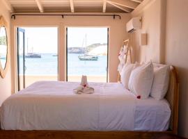 Galleon Beach 1 Bedroom Cottages，位于Clarence House的酒店