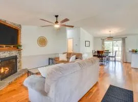 Deck, Grill and Dock Access Lake Keowee Retreat!