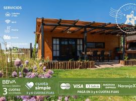 Lupulito Lodge Caba&ntilde;as de Monta&ntilde;a，位于卢汉德库约的木屋