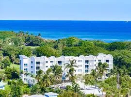 Luxury - 2BR 2BA - Balcony - Right Across From the Beach