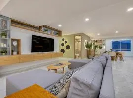 Opulent and Luxury 4 Bedroom