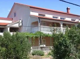 Apartments with parking space Lopar, Rab - 23736