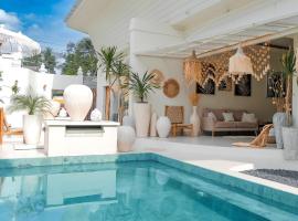 Kanjeng Heritage Villa by Raminten，位于Pakem的酒店