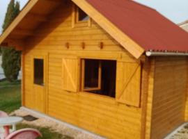 chalet le cocon de bois，位于Église-Neuve-de-Vergt的酒店
