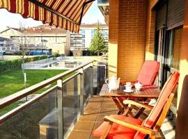 Red Wine Haro, piscina y parking