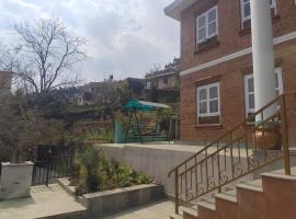 Chovar Family Homestay，位于Kirtipur的酒店