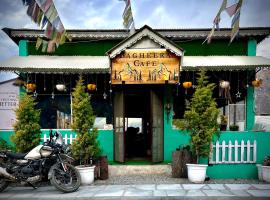 Bagheera Cafe，位于Kailāna的豪华帐篷