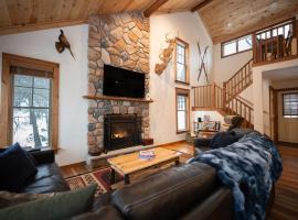 Luxury House in Pocono Mountains，位于坦纳斯维尔的别墅