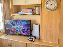 Static Stays at Lyons Robin Hood - Private Caravans with PS5 and WiFi