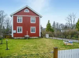 3 Bedroom Lovely Home In Urshult