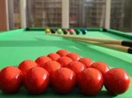 ELY House with FREE private parking