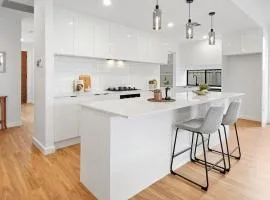 Private room & private toilet in Clearview