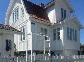 Archipelago villa with seaview and 2min to baths，位于Asperö的酒店