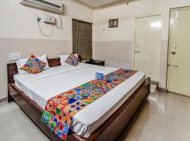 FabHotel Aditya Yatri Nivas - Nr Tirupati Railway Station，位于蒂鲁帕蒂的酒店