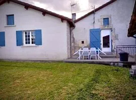 Maison dans hameau calme et proche tous commerces